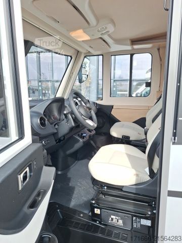 Integrētais kemperis HYMER/ERIBA B-Klasse ML I BlackLine 790 hydr. Hubstützen