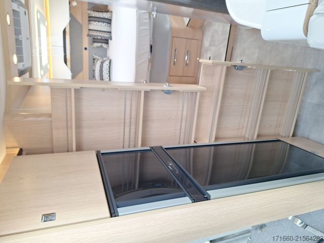 Integrētais kemperis HYMER/ERIBA B-Klasse ML I BlackLine 790 hydr. Hubstützen