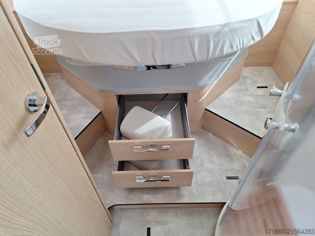 Integrētais kemperis HYMER/ERIBA B-Klasse ML I BlackLine 790 hydr. Hubstützen