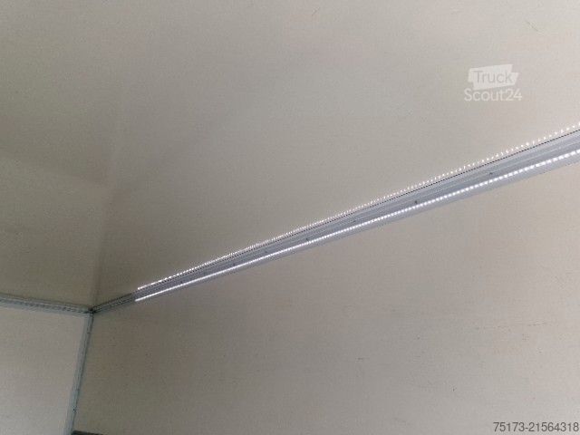 Skříňová dodávka IVECO Daily 70 C 21 HA8 207PS Koffer Navi LBW