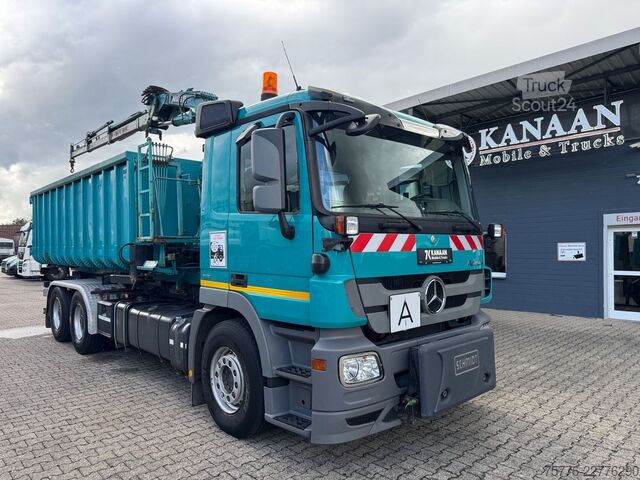 Kampós konténerszállító teherautó MERCEDES-BENZ 2632 Actros 6x4 Meiller Abroller KRAN Salzstreu