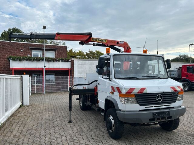 Furgon z żurawiem samochodowym MERCEDES-BENZ 815D Pritsche + PK7501 Kran Allrad 4x4
