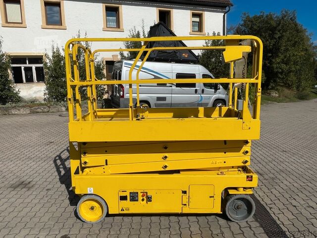 Munkaplatform GENIE GS 2646 Scherenbühne Elektro AH 9,92 m 454 kg