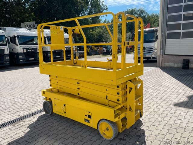 Munkaplatform GENIE GS 2646 Scherenbühne Elektro AH 9,92 m 454 kg