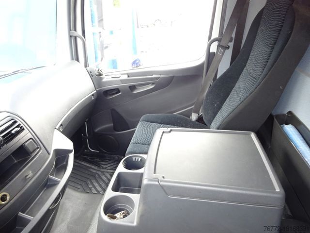 Transporter mit Pritsche & Plane MERCEDES-BENZ Attego 818/Aut./zung/Motorbremse/AHK/LBW