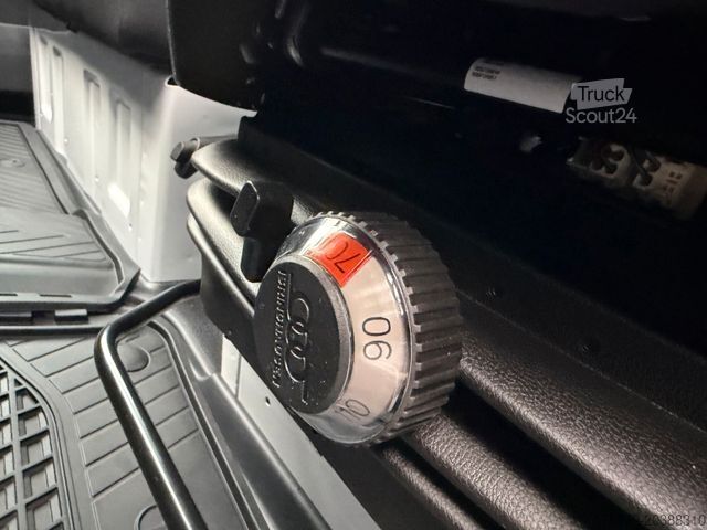 Κλειστό βαν MERCEDES-BENZ Sprinter 317 CDI 3665 9G AHK3,5to Klima Schwing