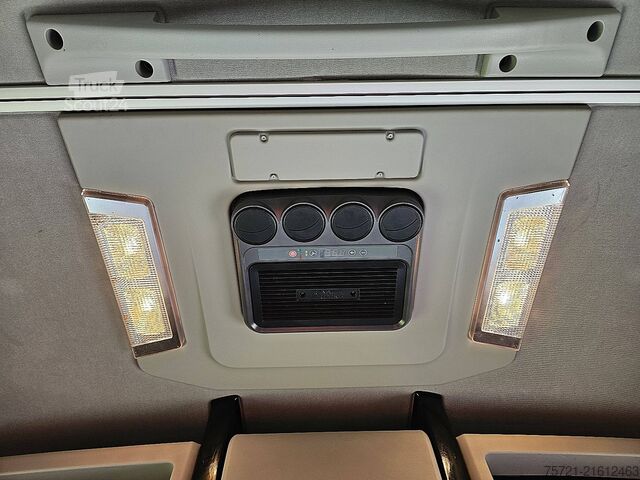 Standaard trekker RENAULT T 440