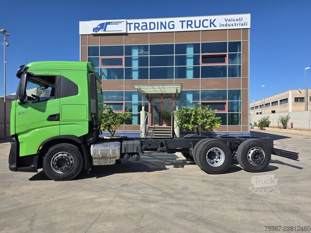 LKW-Fahrgestell IVECO 260S51