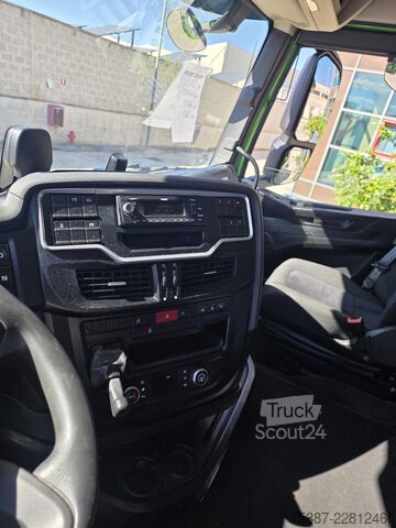 LKW-Fahrgestell IVECO 260S51