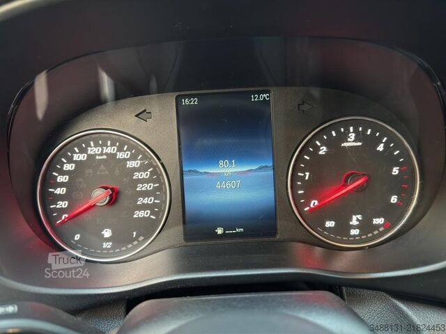 Skåpbil Mercedes-Benz VITO 116 NEUES MODELL AHK KAMERA NAV MBUX TOTW