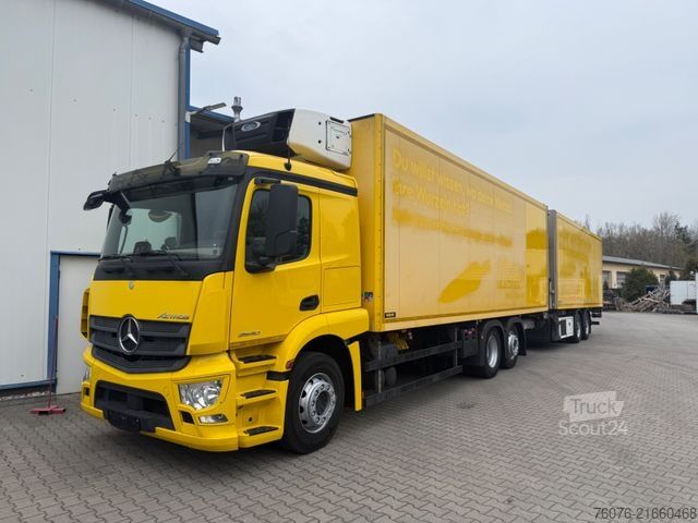 Hűtős teherautó MERCEDES-BENZ 2540 LL 6x2/4 Kühlkoffer 8.2m LBW 2,5t  Carrier