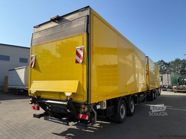 Hűtős teherautó MERCEDES-BENZ 2540 LL 6x2/4 Kühlkoffer 8.2m LBW 2,5t  Carrier