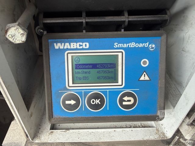 Hűtős teherautó MERCEDES-BENZ 2540 LL 6x2/4 Kühlkoffer 8.2m LBW 2,5t  Carrier