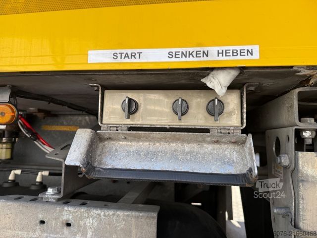 Hűtős teherautó MERCEDES-BENZ 2540 LL 6x2/4 Kühlkoffer 8.2m LBW 2,5t  Carrier