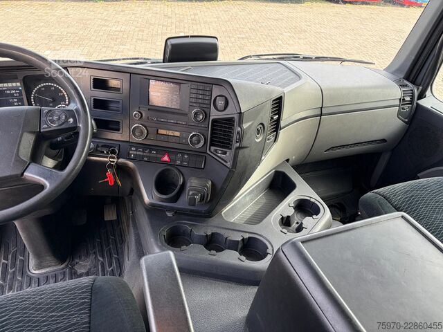 Mercedes-Benz Antos 2533 6x2 CAMINHÃO DE BEBIDAS 139.298 km Mercedes-Benz Antos 2533 6x2 DRANKENWAGEN 139.298 km