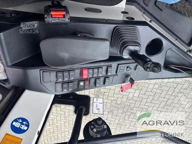 Carregadeira de pátio Claas TORION 530