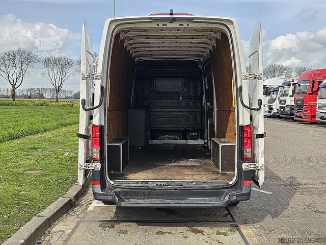 Station wagon con tetto alto MAN TGE 3.180