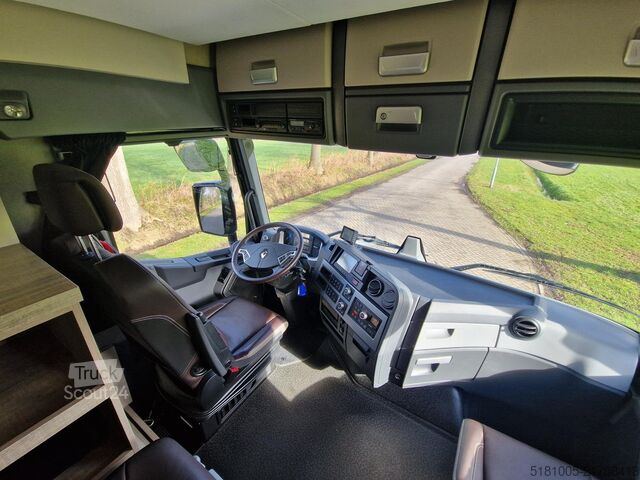 Zirgu transports Renault T Occasion paardenvrachtwagen 5 paarden, 10.144...