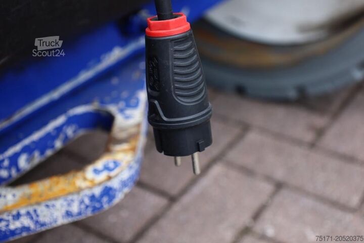 Platformă de lucru telescopică articulată Niftylift HR17NE Electric, 17m Working Height, 9.7m Reach, 2