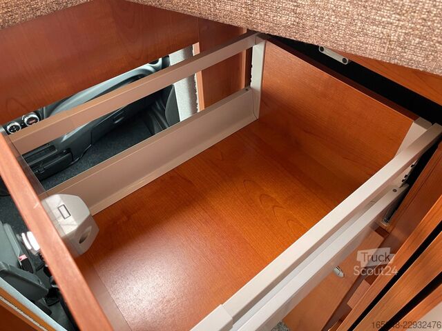Alkoof camper Phoenix Contact Maxi  7500 RSL - sehr wenig Kilometer