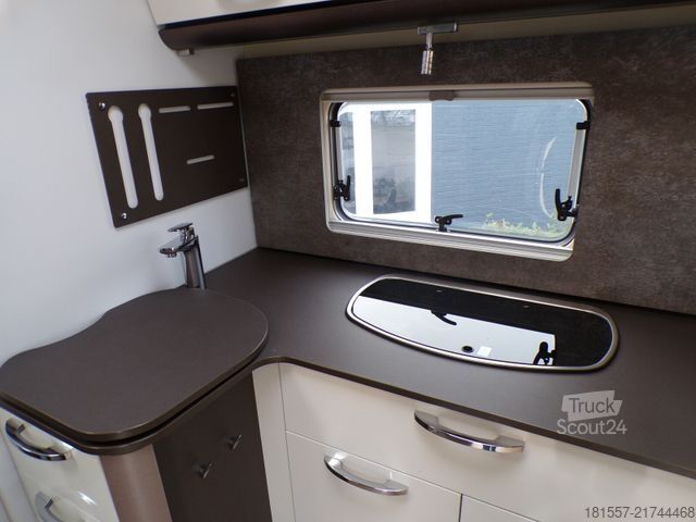 Półzintegrowany kamper BÜRSTNER Lyseo TD 684 G Harmony Line, SAT/TV, Markise