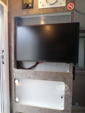 Półzintegrowany kamper BÜRSTNER Lyseo TD 684 G Harmony Line, SAT/TV, Markise