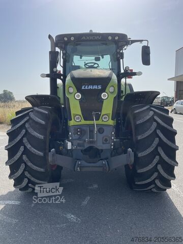 Tracteur CLAAS 830 AXION