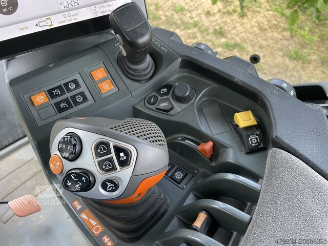 Traktor CLAAS 830 AXION