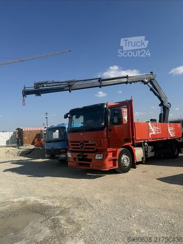 Mercedes-Benz 18 t sunkvežimis su Atlas krovimo kranu Mercedes-Benz Atego 1836 L