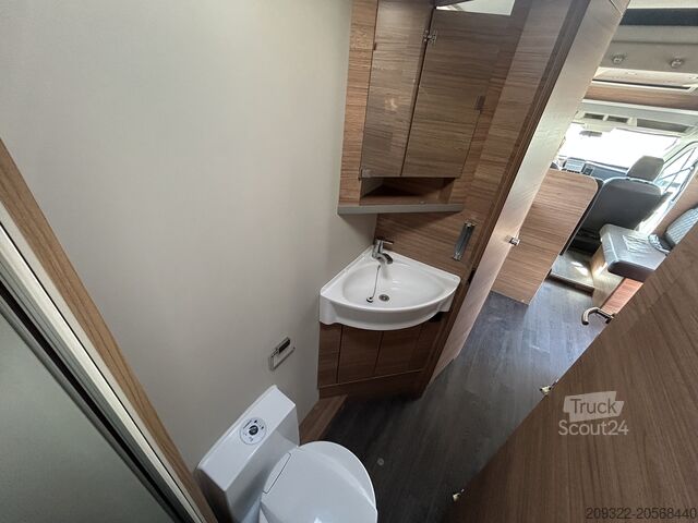 Pusiau integruotas namelis ant ratų Etrusco T 6.9 SF (2022) – Ford Transit 2.0 TDCi Manuale | Diesel | Semintegrato