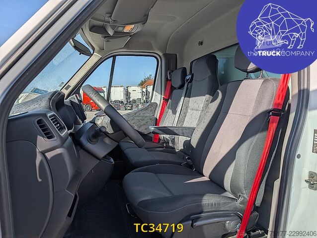 Renault Master 2.3 DCI furgone cassonato con sponda idraulica Renault Master 2.3 DCI KOFFER MET LAADBRUG