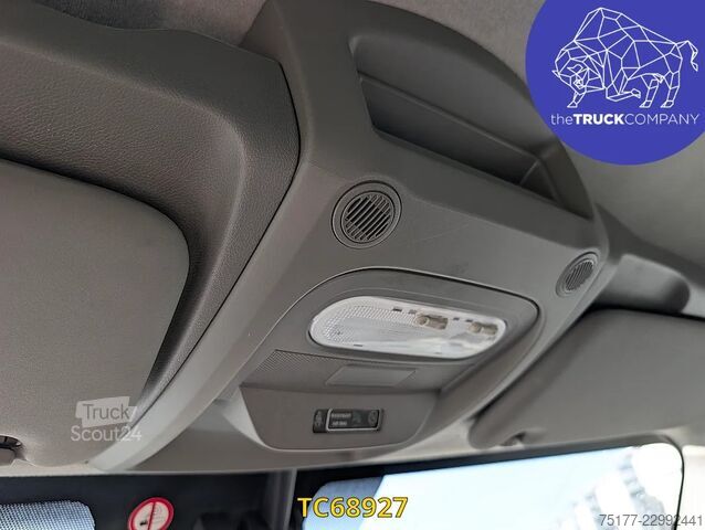 Renault Master 2.3 DCI KAMION S BOX NADGRADNJO IN DVIGALNO PLOŠČO Renault Master 2.3 DCI KOFFER MET LAADBRUG