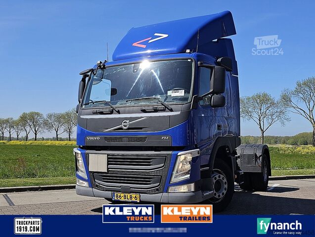 Standard-SZM VOLVO FM 330 SLEEPERCAB NL-TRUCK