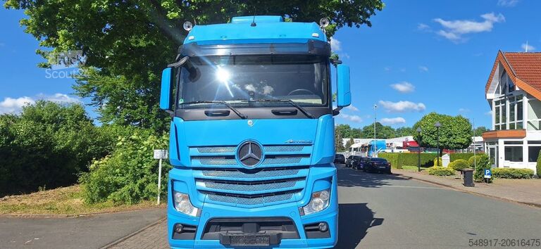 Mercedes-Benz 1845 SZM Mega Spacs Vollausst truck tractor Mercedes-Benz 1845 SZM Mega Spacs Vollausst