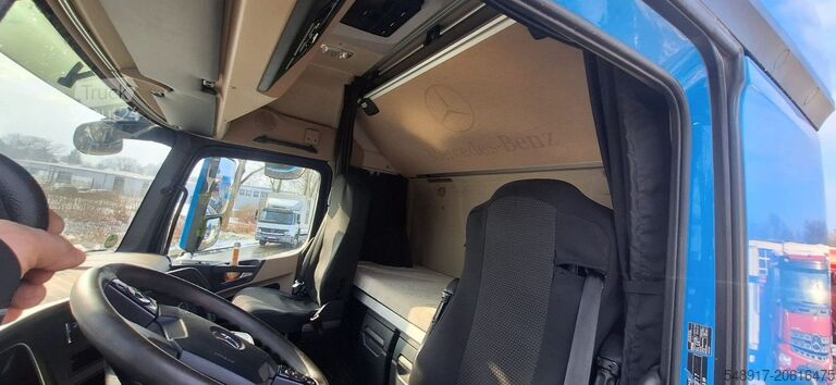 Mercedes-Benz 1845 SZM Mega Spacs Vollausst truck tractor Mercedes-Benz 1845 SZM Mega Spacs Vollausst