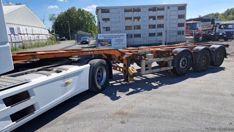 Auflieger-Wechselfahrgestell  M&V Euro 902K Containerchassis 2x 20, 30, 40 ft Zustand normal