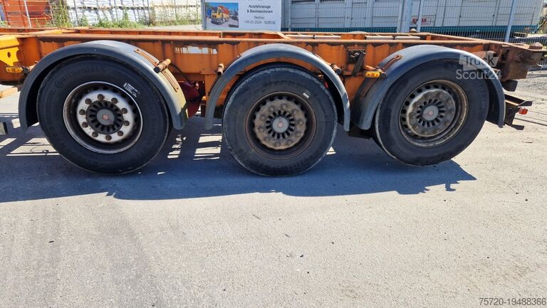 Auflieger-Wechselfahrgestell  M&V Euro 902K Containerchassis 2x 20, 30, 40 ft Zustand normal