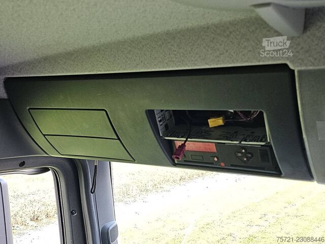 M.A.N. 26.360 TGS 2 TONS TAILLIFT LAST AXLE STEERING 6X2-4 ONLY 272TKM GERMAN TRUCK SIDE OPENING GET MAN 26.360 TGS 2 TONS TAILLIFT LAST AXLE STEERING 6...