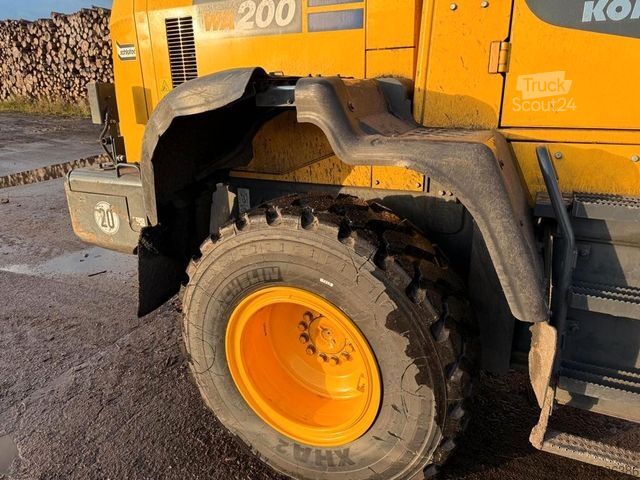 Radlader KOMATSU WA200 * WENIG BELASTET * TOP * NEUE REIFEN