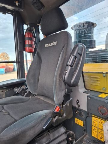 Radlader KOMATSU WA200 * WENIG BELASTET * TOP * NEUE REIFEN