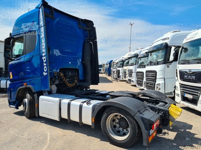 Великооб’ємний тягач FORD F-MAX 500 mega