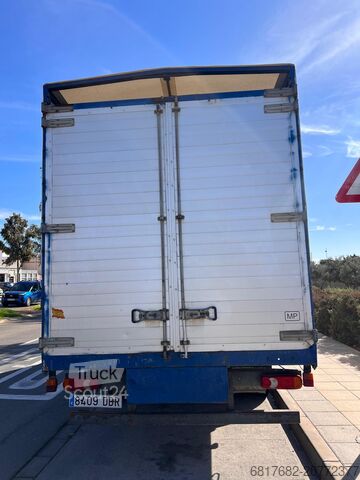 Tovorno vozilo s ravno platformo in ponjavo DAF LF 180