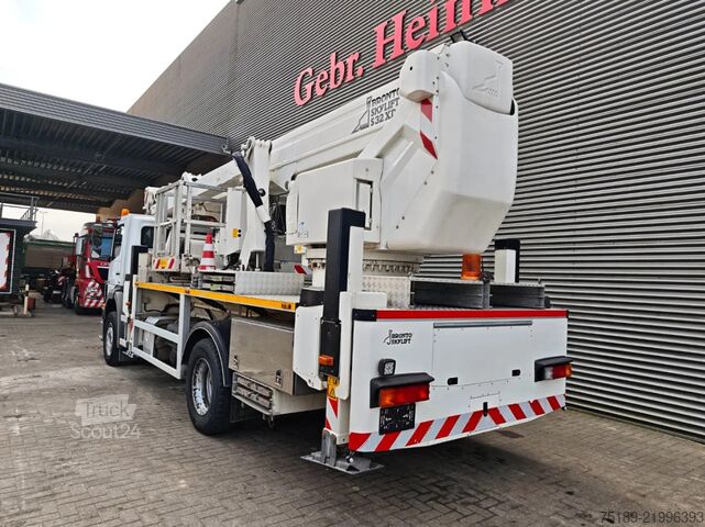 Plataforma elevadora Mercedes-Benz Axor 1833 4x2 Bronto Skylift S32XDT