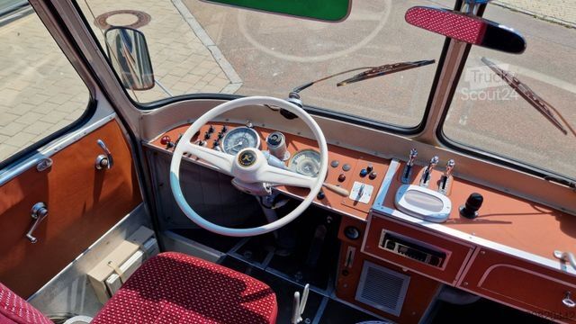 Autobus granturismo SETRA Kässbohrer Setra S 6, S 9 Oldtimerbus Oldi