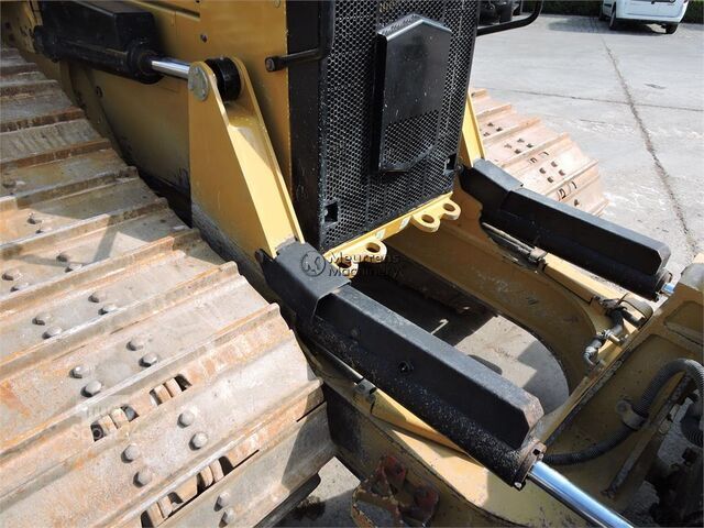 CAT D5 με αναμοχλευτή εδάφους Caterpillar D5 Ripper