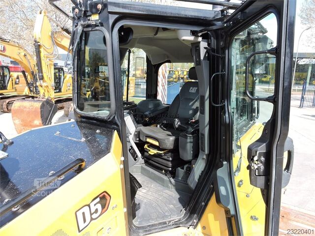 CAT D5 με αναμοχλευτή εδάφους Caterpillar D5 Ripper