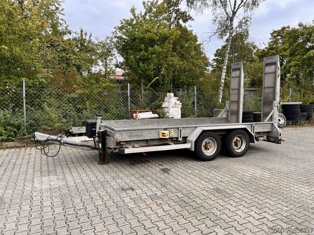 Prikolica z nizko platformo  tt  Tandemtieflader