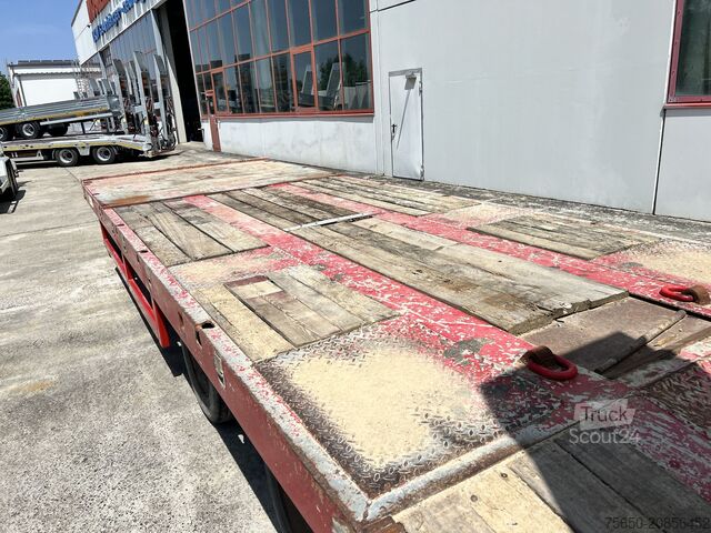 Nízkoložný přívěs t3 3 Achs Tiefladeranhänger mit gerader Ladefläche