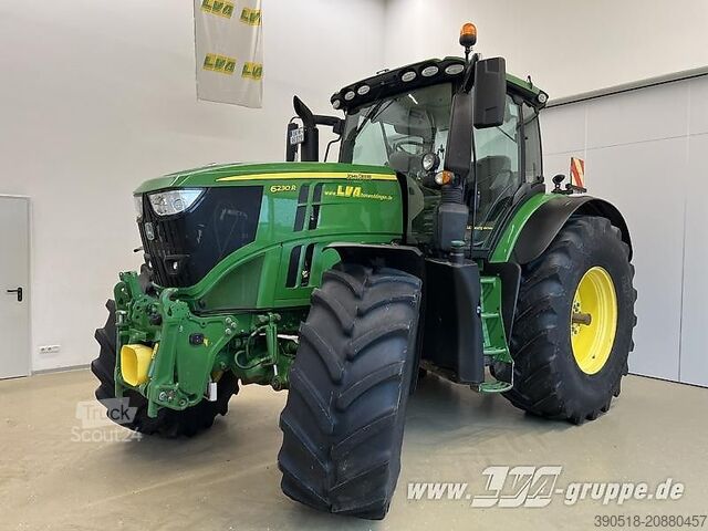 Tractor John Deere 6230R mit CommandPro