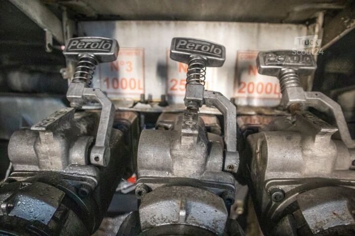 Autocisterna RENAULT 180 DCI+5500L/3COMP LAMES